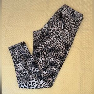 Betsy Johnson Legging Small Animal Print A19